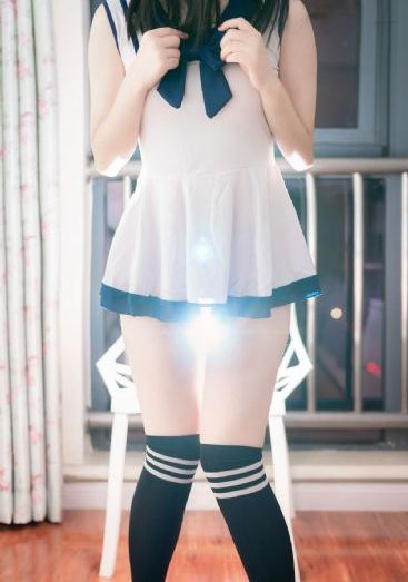 欧美女星派克大衣街拍_720神马影院在线